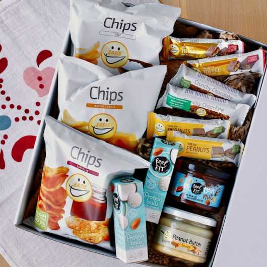 paket izdelkov (testenin, shakov, čipsov, barsov, namaza) z večjo vsebnostjo proteinov