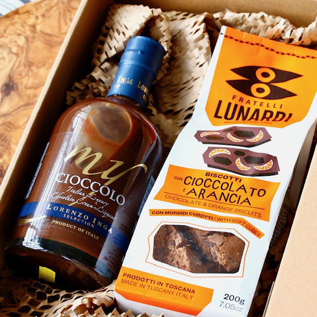 Darilno pakiranje čokoladni liker in cantuccini s čokolado