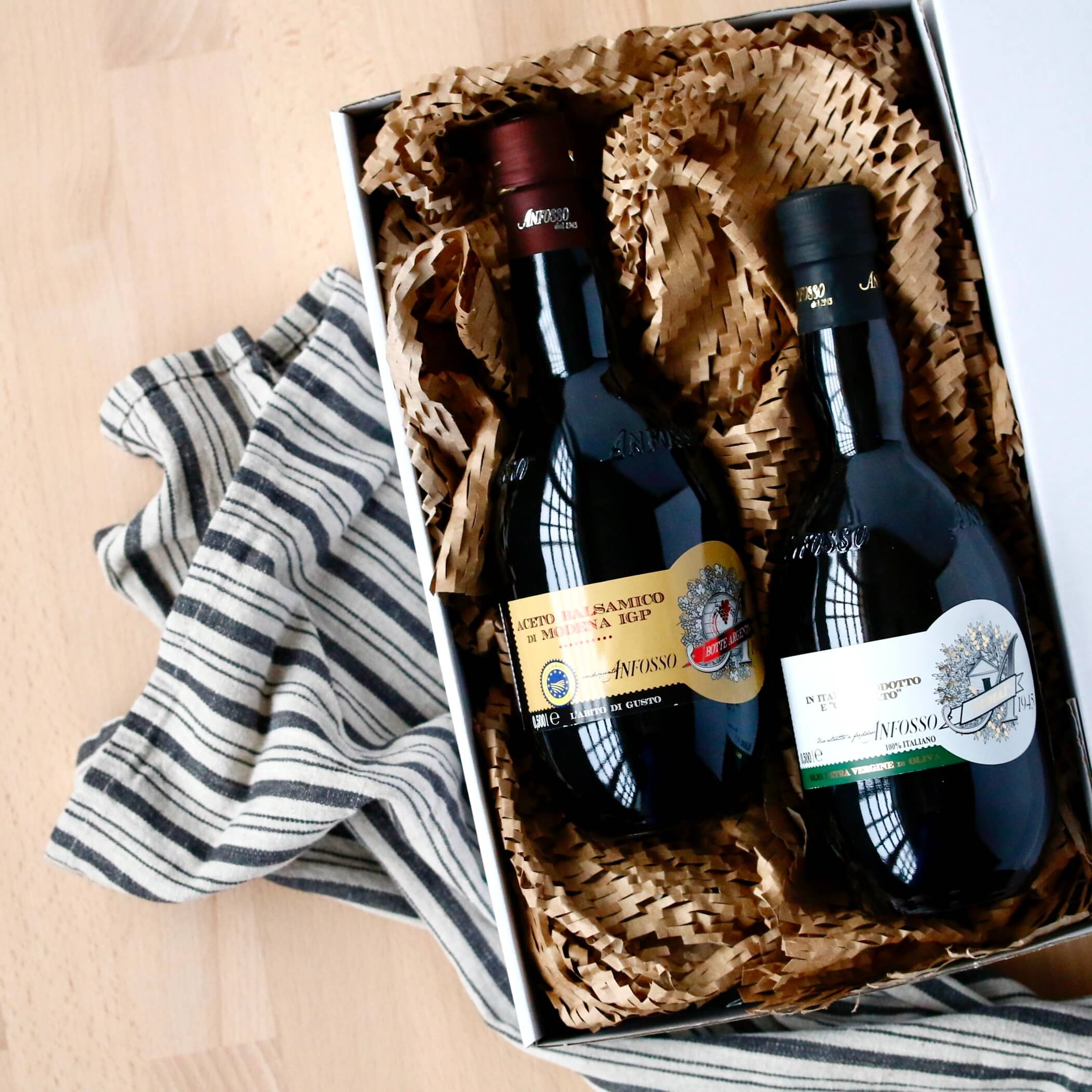 Gourmet darilna škatla italijanskih dobrot z ekstra deviškim oljčnim oljem in balzamičnim kisom iz Modene I OKUSI ITALIJE