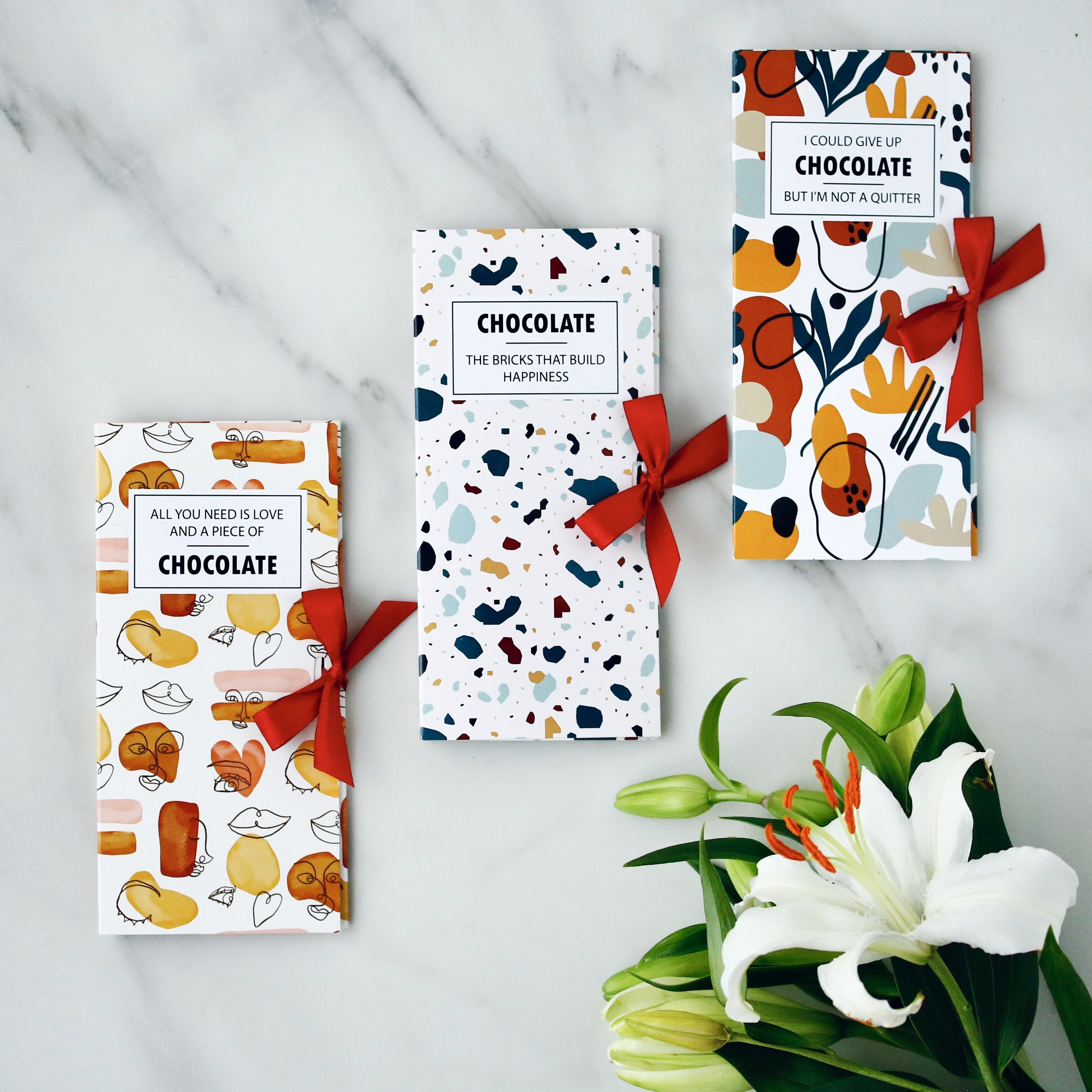 Tri bio mlečne čokolade v darilnem pakiranju z mašno I BREZ SLADKORJA