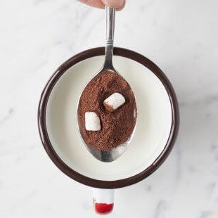 Vroča čokolada s sladkornimi marshmallow penicami